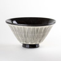 線彫り（黒）茶碗
