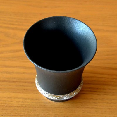 画像4: 退職祝い ぐいのみ おちょこ 陶器 日本酒用 おしゃれ 有田焼 いぶし銀 反型 感謝を込めた木箱入りギフト